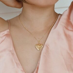 Collar Medallón Corazón Filigrana – Acero Inoxidable