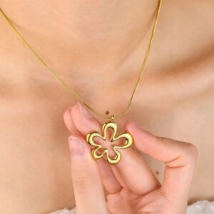 Collar Flor Dorada Acero Inoxidable