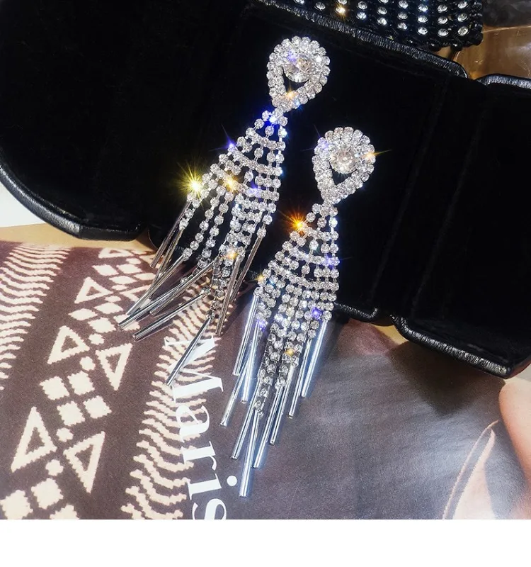 Pendientes Glam con Flecos Metálicos