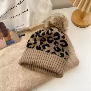 Gorro Leopardo con Pompon Caqui