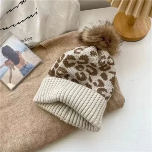 Gorro Leopardo con Pompon Beige