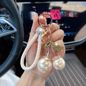 Llavero Cherry Glam Blanco