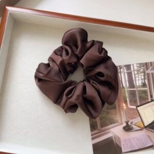 Scrunchie Satin Mediano – Cafe