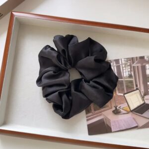 Scrunchie Satin Grande – Negro