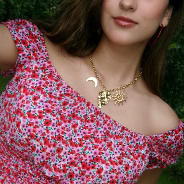 Spring is almost ove. Don’t let it pass you by 🌸✨ 
@anahy_cantu 

#primavera #jewellery #accesorios #sun