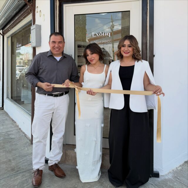 Opening Day 🤍

Gracias a todos los que nos acompañaron en este día tan especial. Verlos aquí, creando sus pulseras, disfrutando del cafecito y compartiendo con nosotros hizo que todo valiera la pena.

Gracias también a nuestros colaboradores @reform.studio.mx & @brookie.mxn por apoyarnos en todo momento y ayudarnos a crear esta comunidad tan bonita 🫶

Este es solo el comienzo de una nueva era. Gracias por ser parte de Exotiq 🫰🏻